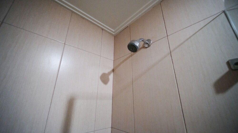 Сурабая: Nice And Clean Studio No Kitchen At Tamansari Papilio Apartment