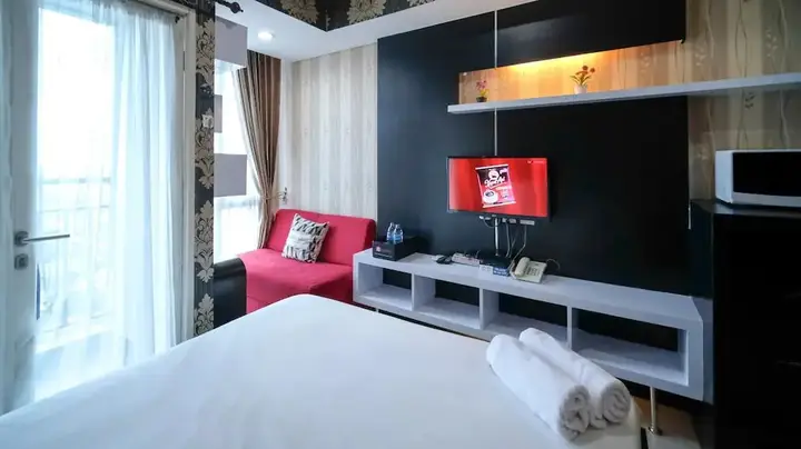 Сурабая: Nice And Clean Studio No Kitchen At Tamansari Papilio Apartment
