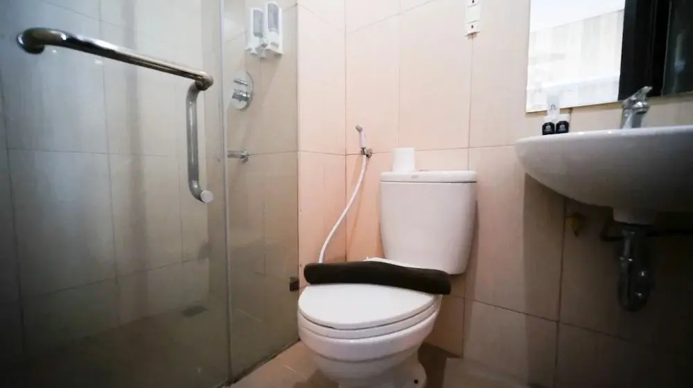 Сурабая: Nice And Clean Studio No Kitchen At Tamansari Papilio Apartment