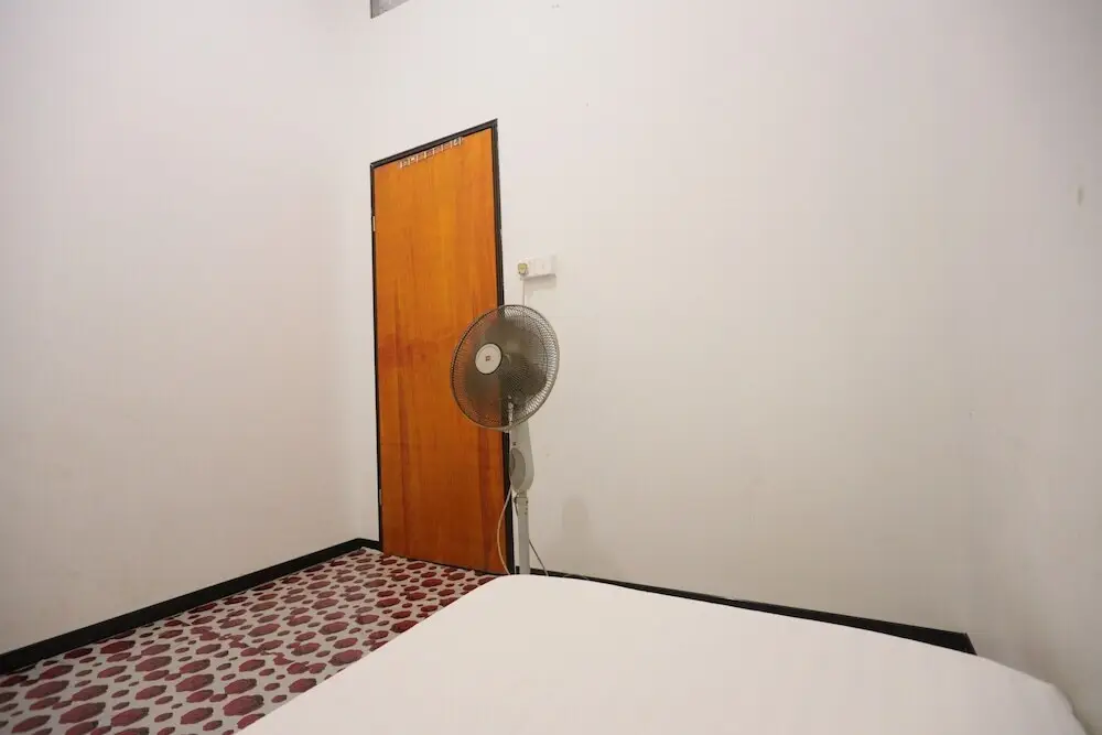 Батам: SPOT ON 93446 Penginapan Mak Yes