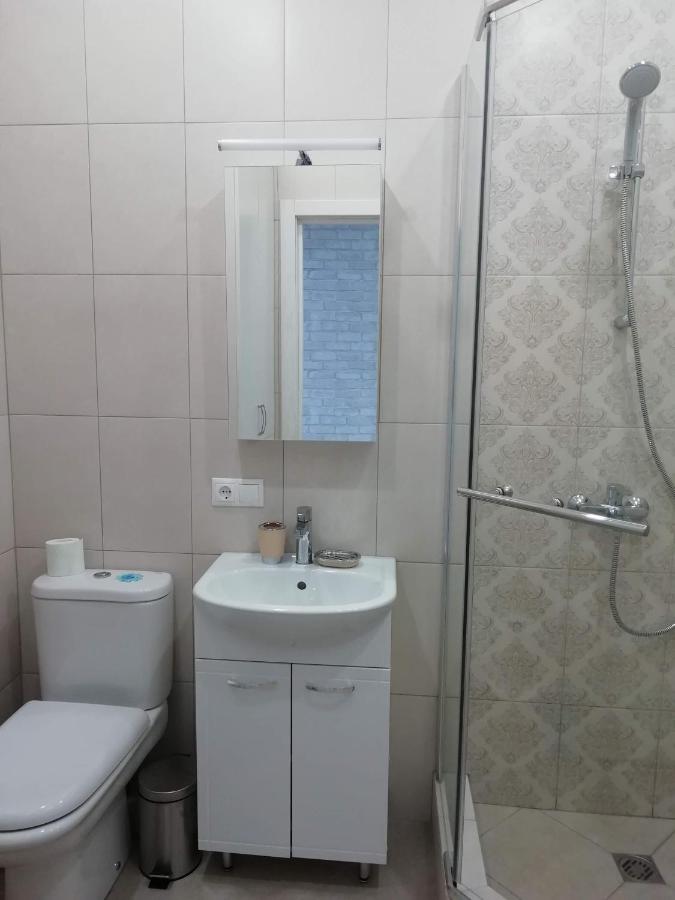Геленджик: Яркие апартаменты с кухней