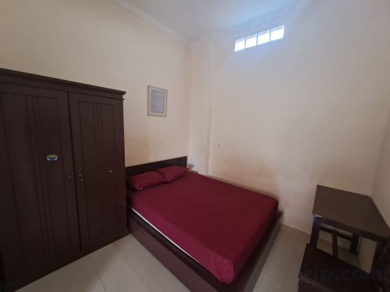Джамби: OYO 93477 Almahyra Guest House Syariah