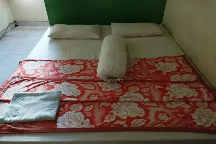 Сампит: Spot On 93535 Pondok Gusang Kuala