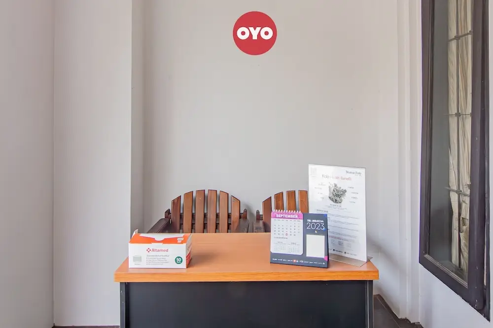 Джакарта: OYO 93500 Rizki Residence TOS Syariah Near PT Bank KB Bukopin Tbk