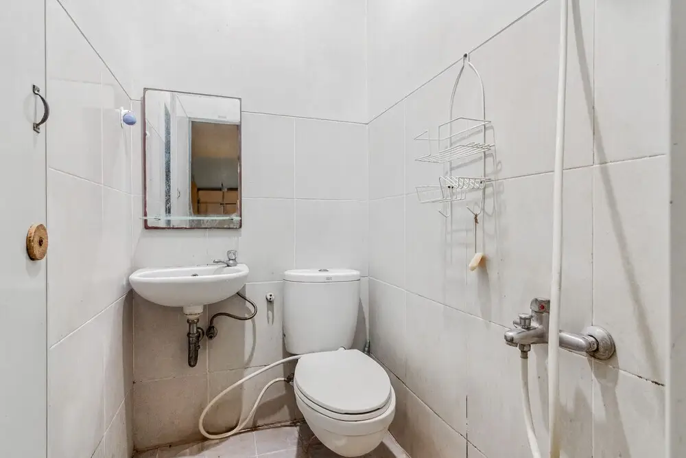 Джакарта: OYO 93500 Rizki Residence TOS Syariah Near PT Bank KB Bukopin Tbk