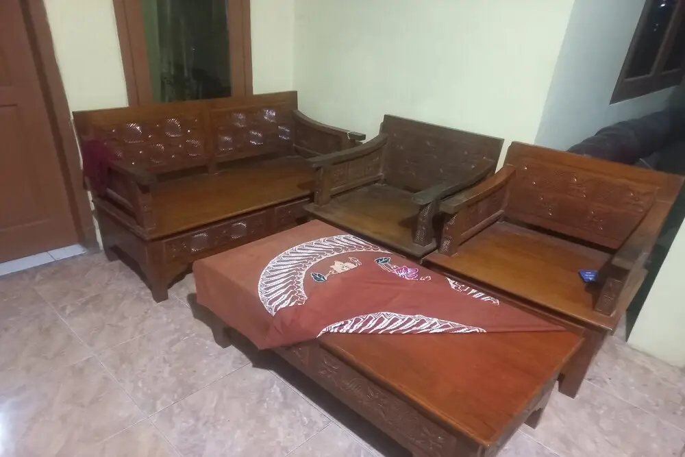 Сореанг: SPOT ON 93542 Suripah Kostel Syariah