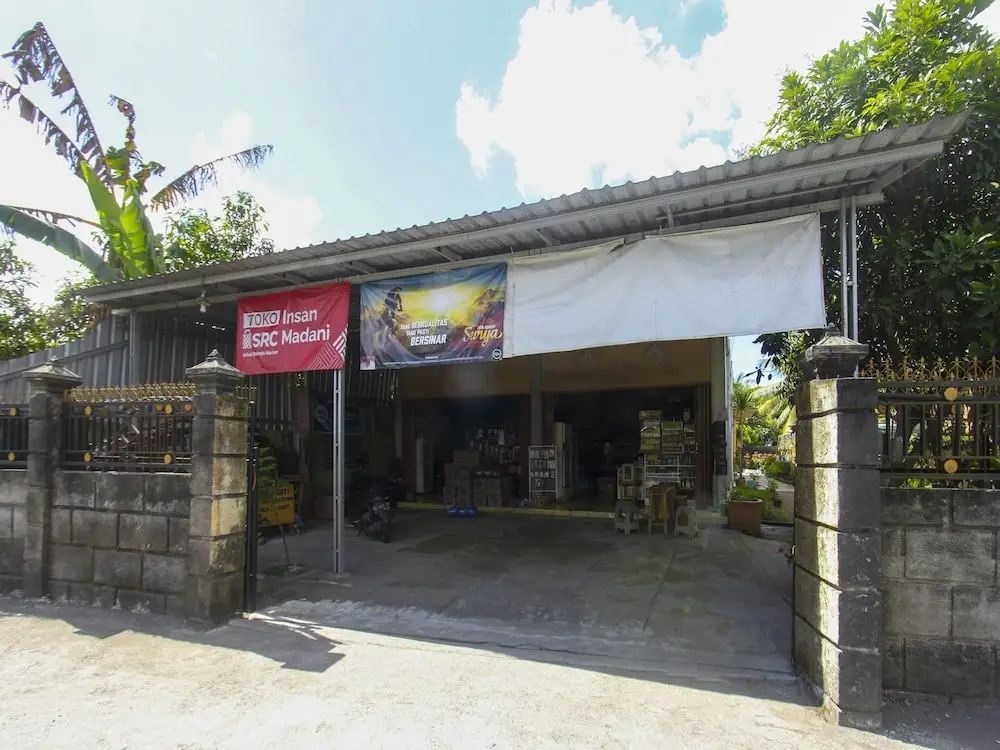 Jerowaru: OYO Life 92829 Kos Insan Madani