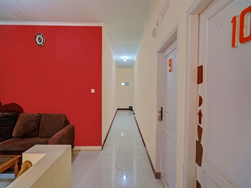 Бандунг: OYO Life 92546 Kost Merah Bojongsoang