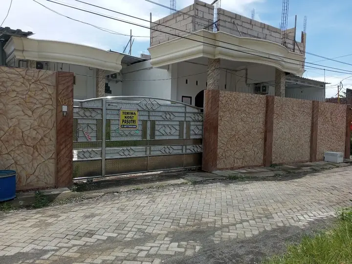 Семаранг: OYO Life 92543 Ratu Sakti Residence Syariah
