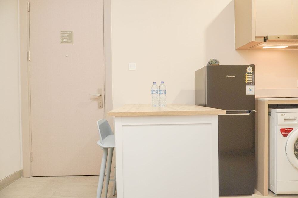 Джакарта: Modern Look 1Br Menara Jakarta Kemayoran Apartment
