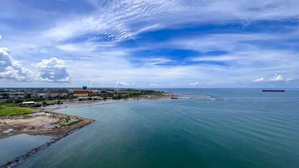 Макассар: Spacious 2Br At Delft Ciputra Makassar Apartment