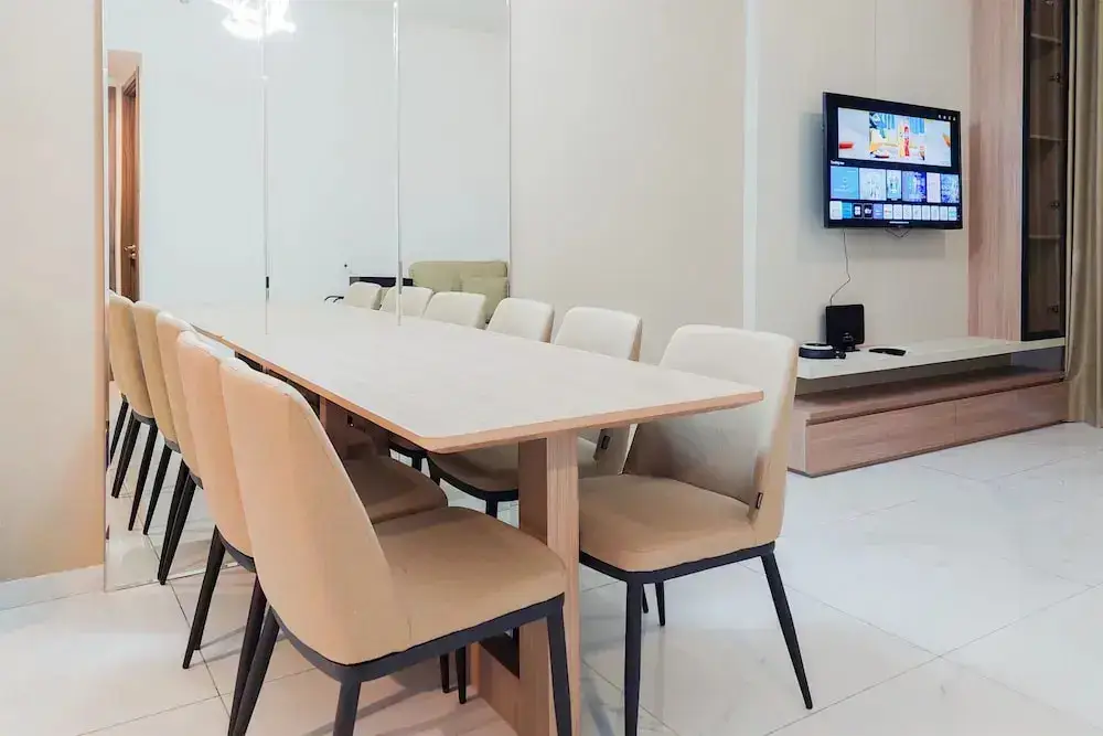 Legok: Homey And Spacious 3Br Sky House Bsd Apartment
