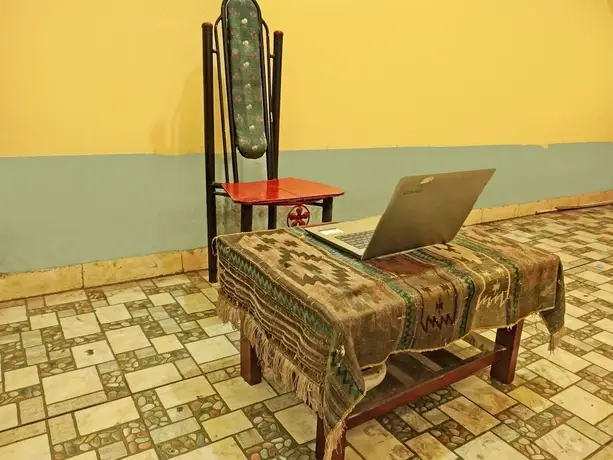 Караванг: OYO Life 92936 Kost Teteh Erni Karawang