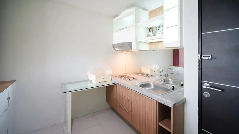 Сурабая: Best Choice And Homey Studio At The Square Apartment
