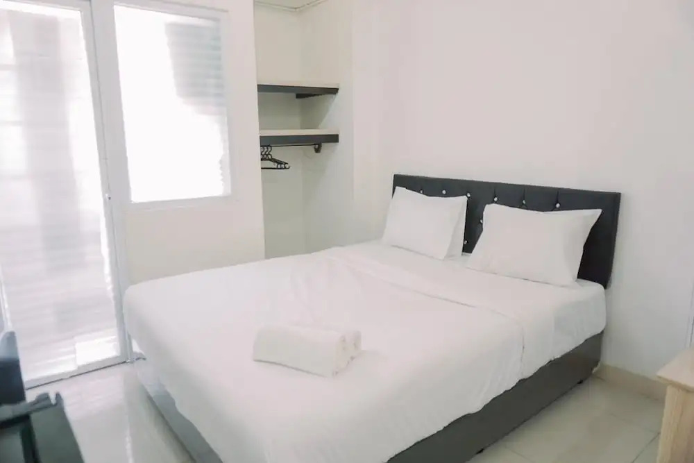 Джакарта: Good Deal And Nice Studio Green Pramuka City Apartment