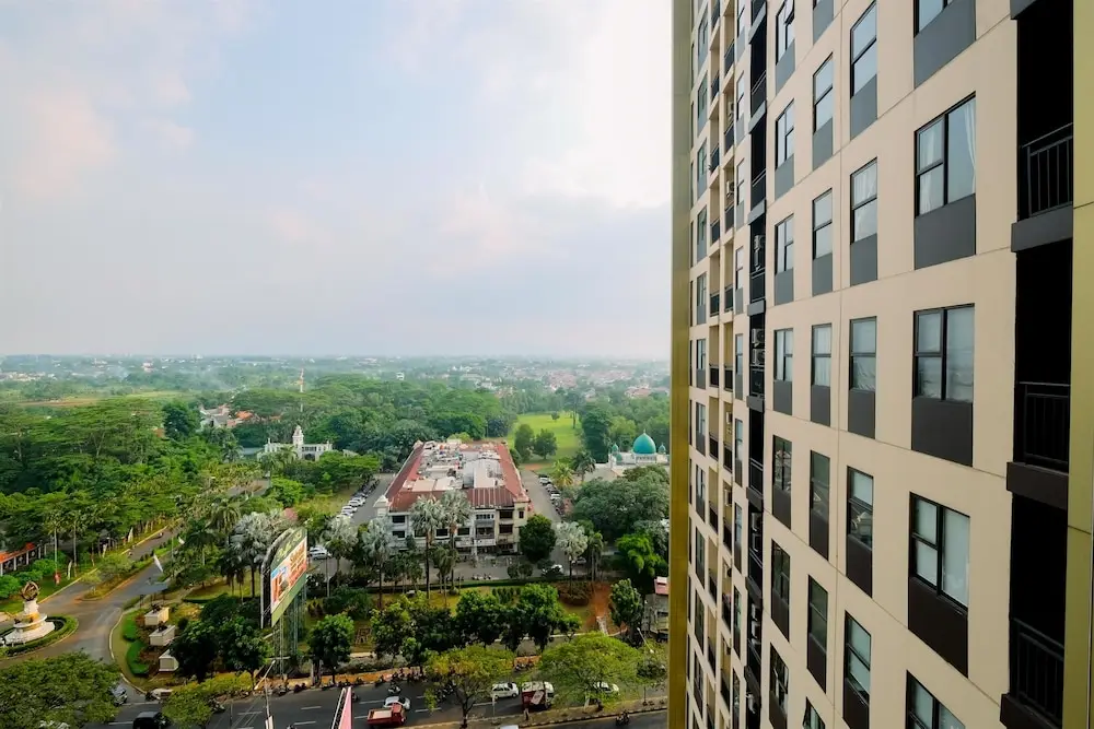 Депок: Well Designed Studio Room Transpark Cibubur Apartment
