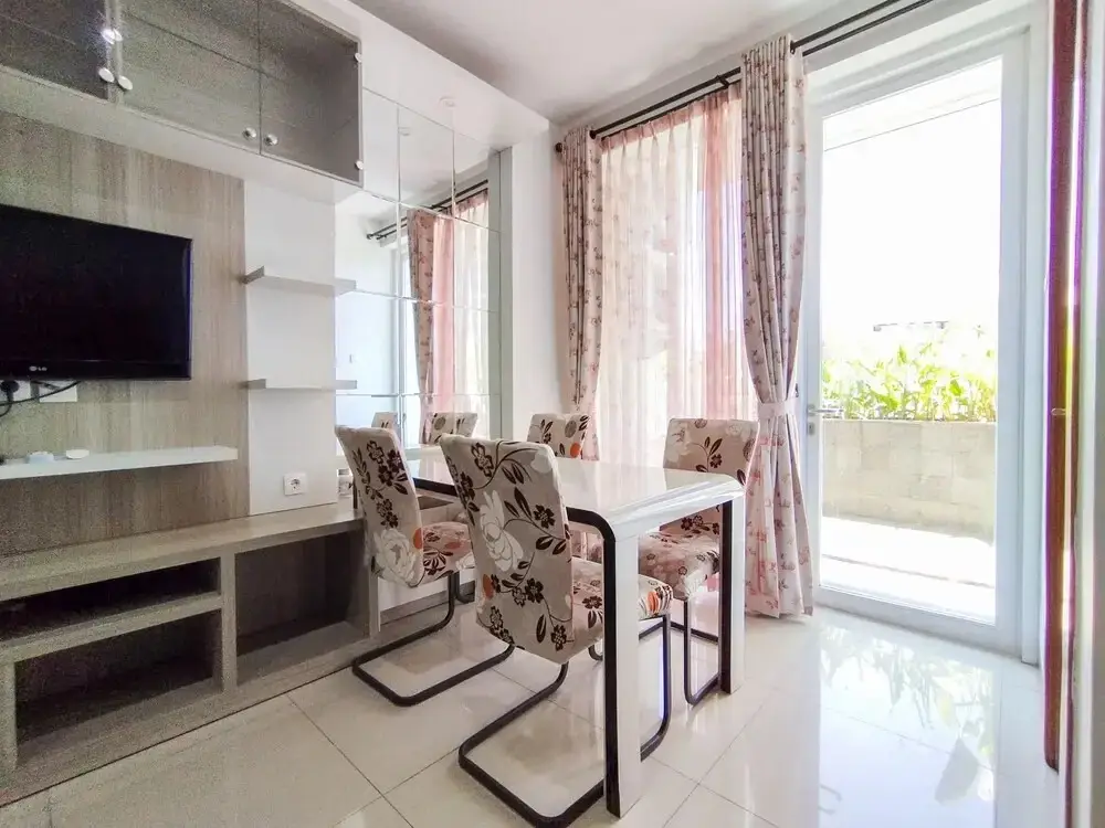 Бандунг: The Urbanite 2Br At Apartment Dago Suites
