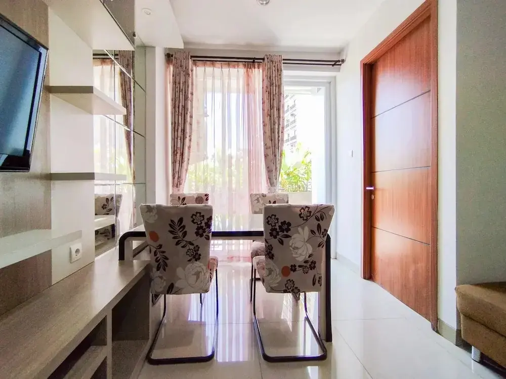 Бандунг: The Urbanite 2Br At Apartment Dago Suites