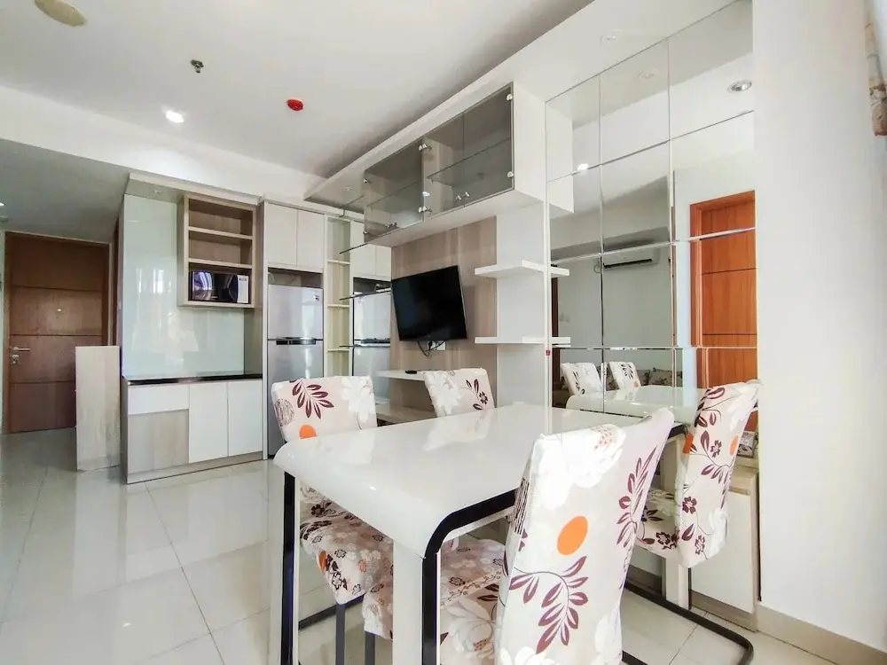 Бандунг: The Urbanite 2Br At Apartment Dago Suites