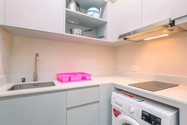 Джакарта: Comfort And Modern Look 1Br Menara Jakarta Kemayoran Apartment