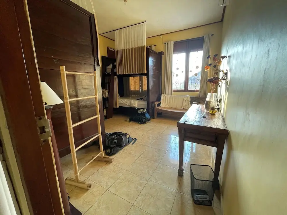 Умеаньяр: Desa Hostel