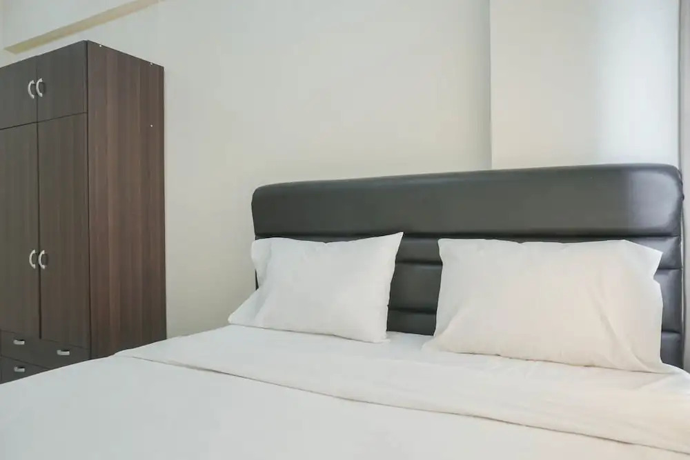 Джакарта: Comfortable And Combined 3Br At City Park Apartment