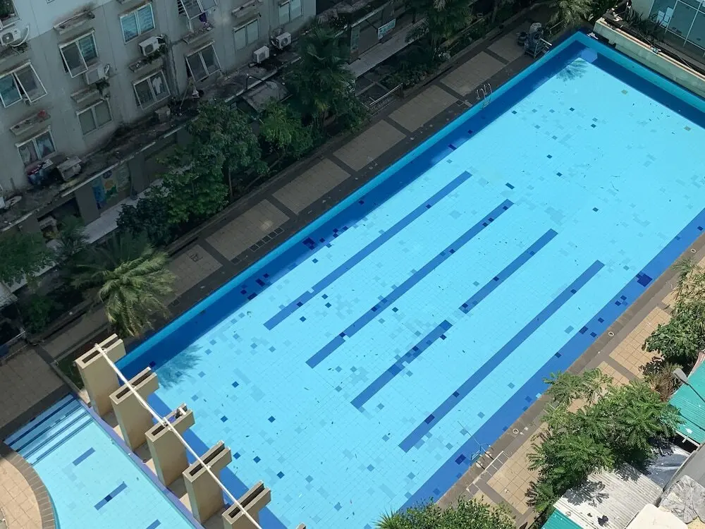 Джакарта: Comfortable And Combined 3Br At City Park Apartment