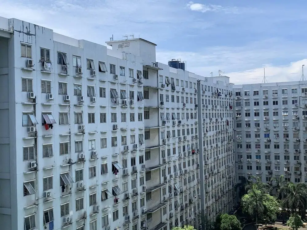 Джакарта: Comfortable And Combined 3Br At City Park Apartment