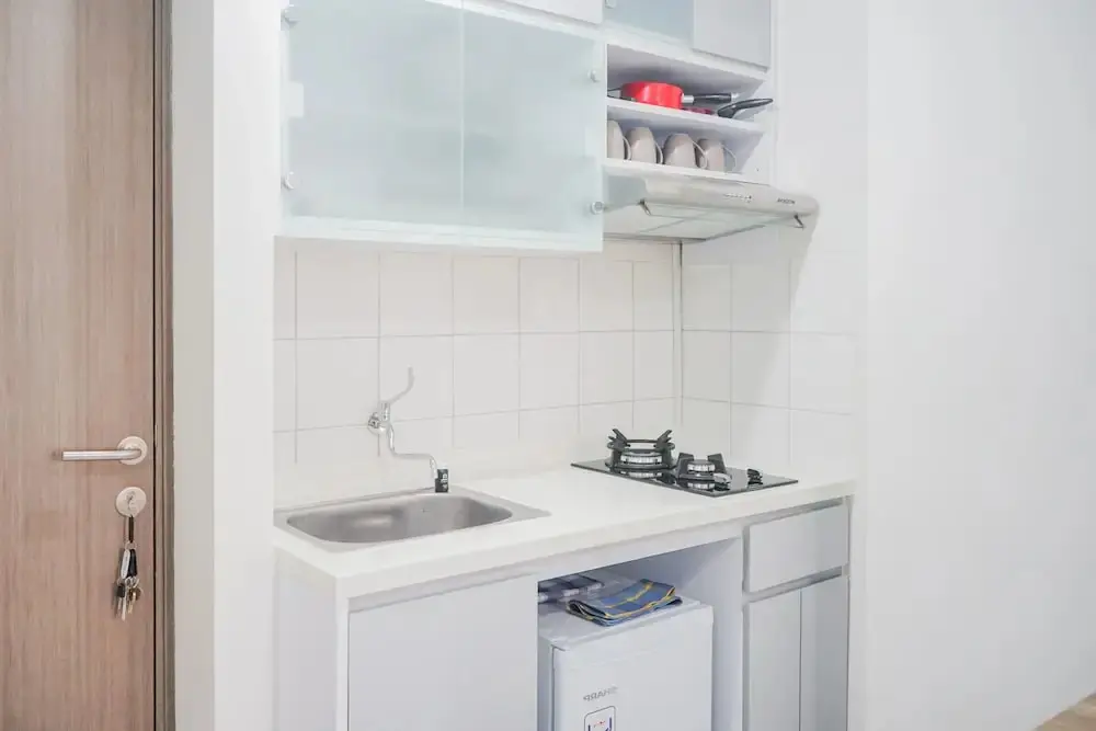 Южный Тангеранг: Comfy and Stylish 2BR Emerald Bintaro Apartment