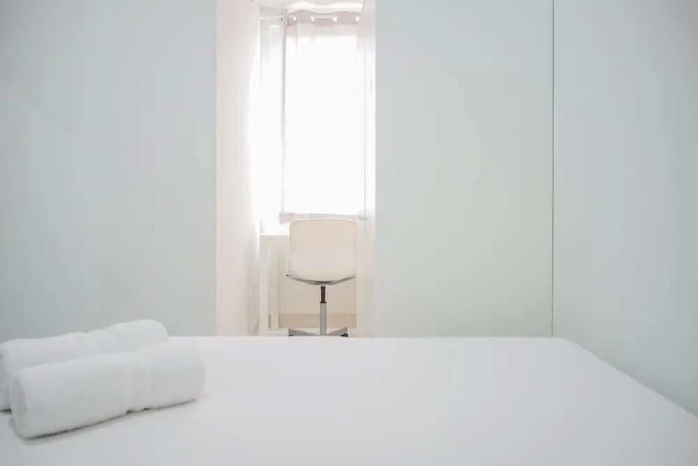 Южный Тангеранг: Comfy and Stylish 2BR Emerald Bintaro Apartment