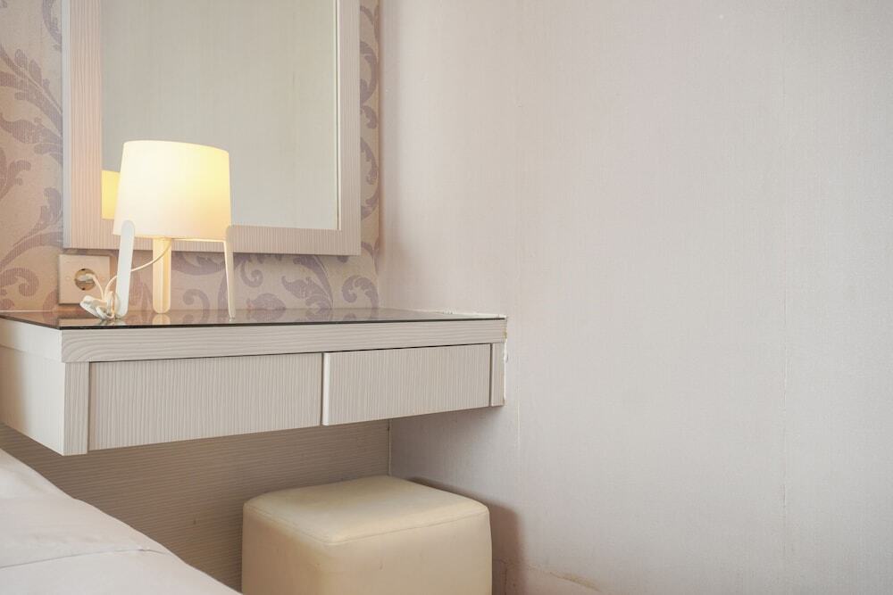 Джакарта: Best Elegant And Cozy Stay Studio At Thamrin Executive Apartment