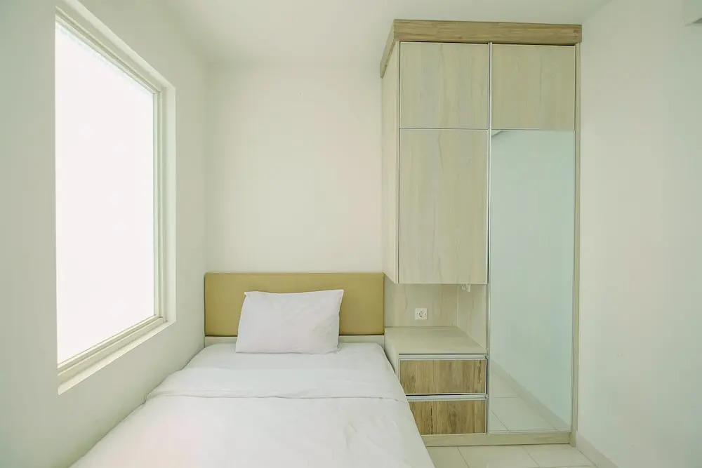 Читарингул: Homey And Comfy 2Br Sentul Tower Apartment