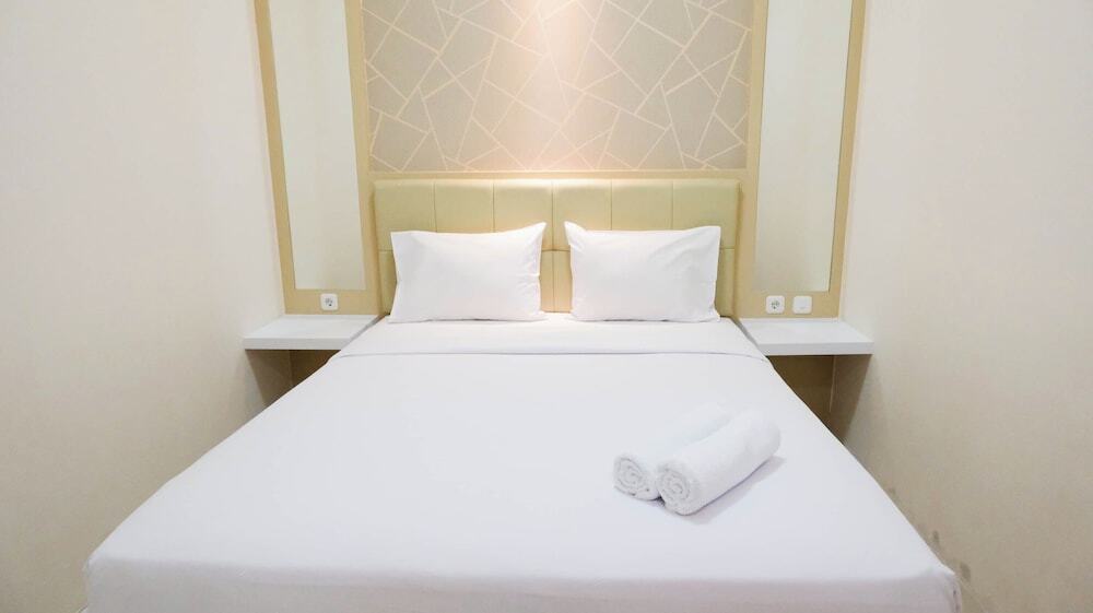 Сурабая: Elegant And Spacious 3Br At Bale Hinggil Apartment