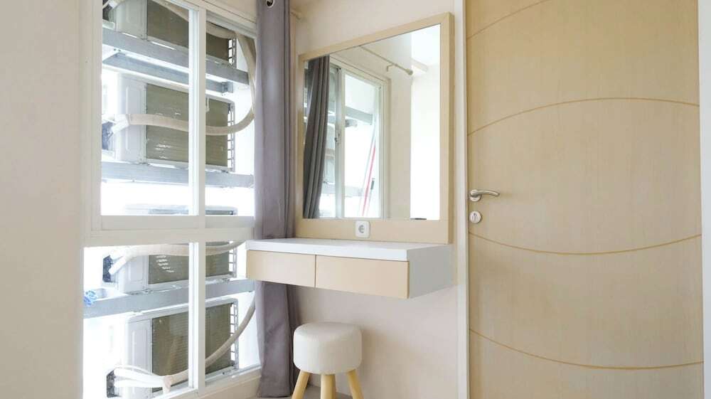 Сурабая: Elegant And Spacious 3Br At Bale Hinggil Apartment