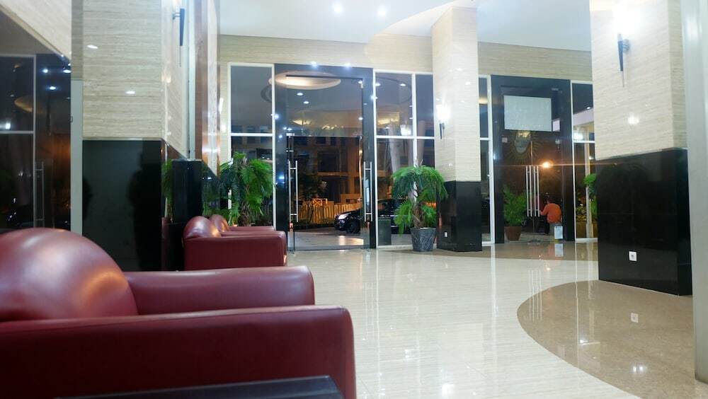 Джакарта: Cozy Living Studio At Pakubuwono Terrace Apartment