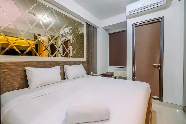 Депок: Warm And Minimalist Studio Room Transpark Cibubur Apartment
