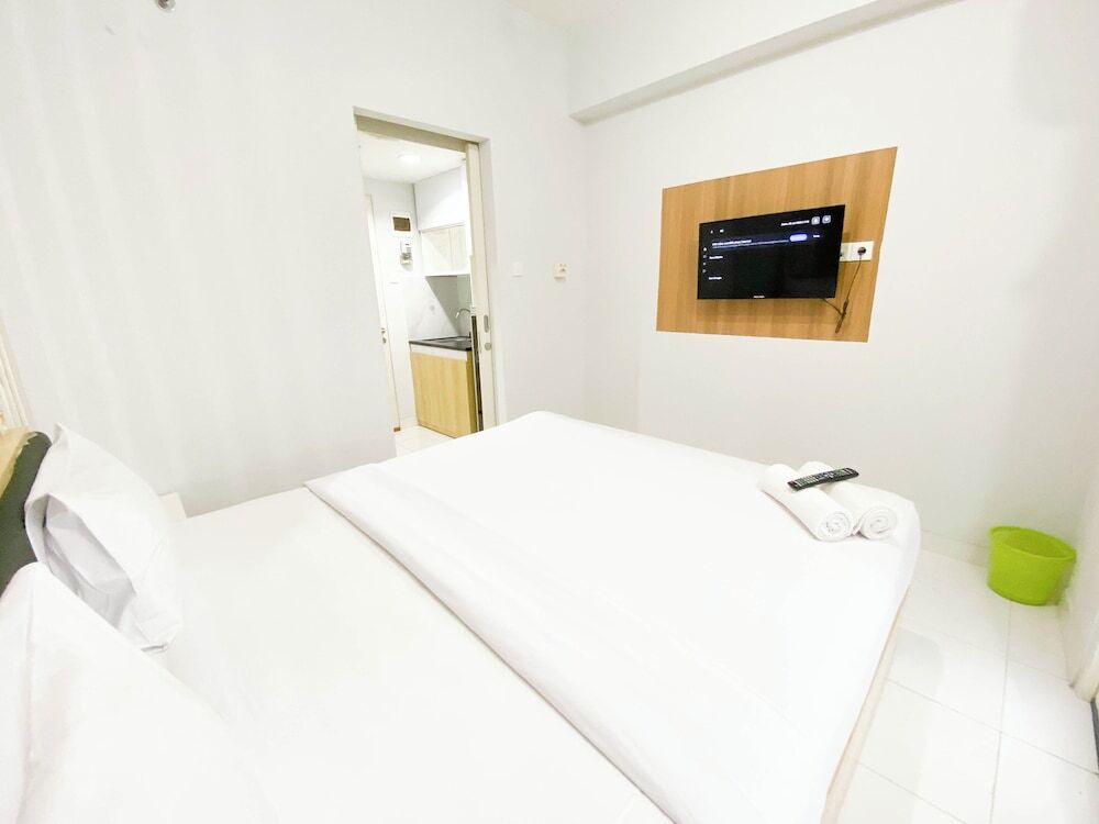 Семаранг: Homey 1Br Without Living Room At Amartha View Apartment
