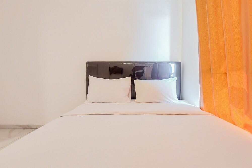 Тангеранг: Cozy And Comfort Studio Sky House Alam Sutera Apartment