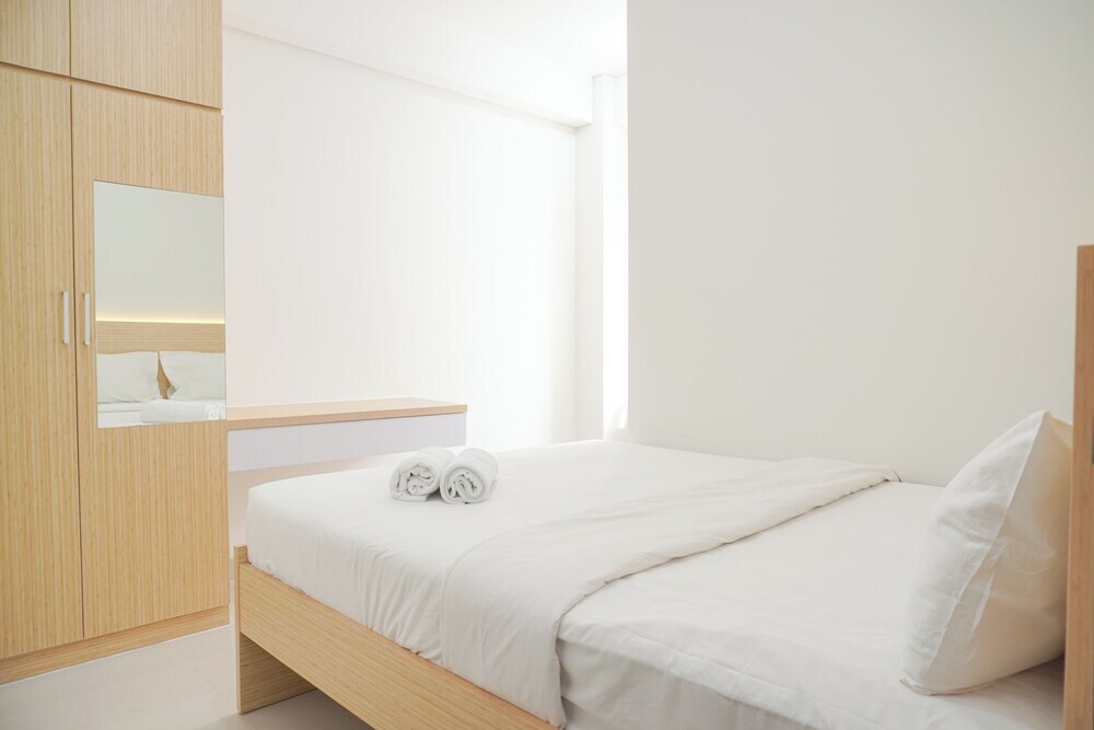 Депок: Comfy And Homey 2Br Transpark Cibubur Apartment