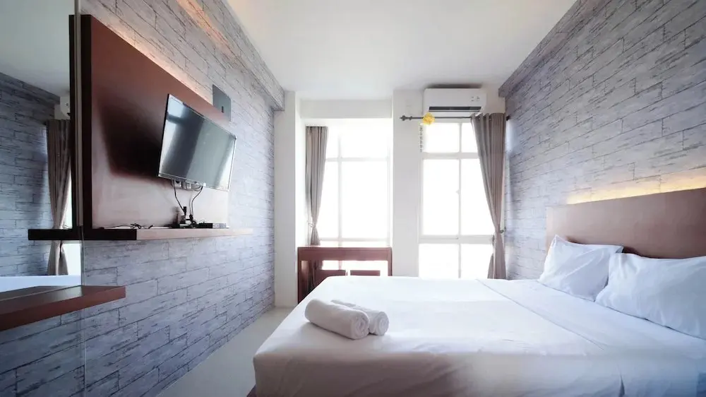 Сурабая: Good Deals And Comfy Studio At Bale Hinggil Apartment