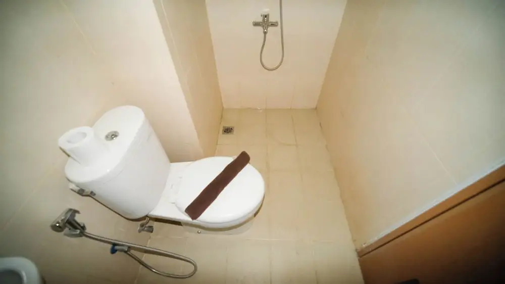 Сурабая: Good Deals And Comfy Studio At Bale Hinggil Apartment