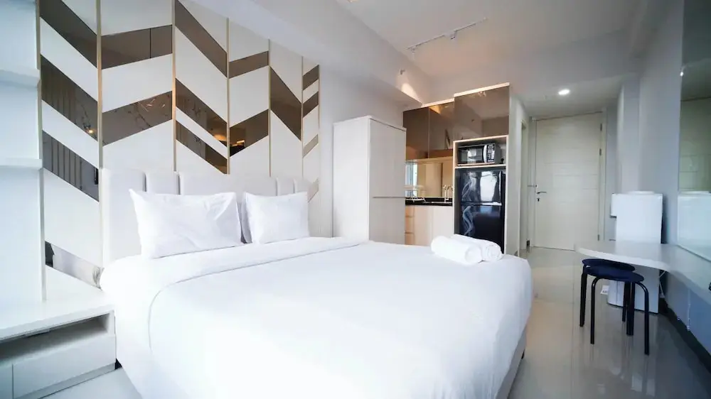 Сурабая: Comfy Studio (No Kitchen) Apartment At Benson Supermall Mansion