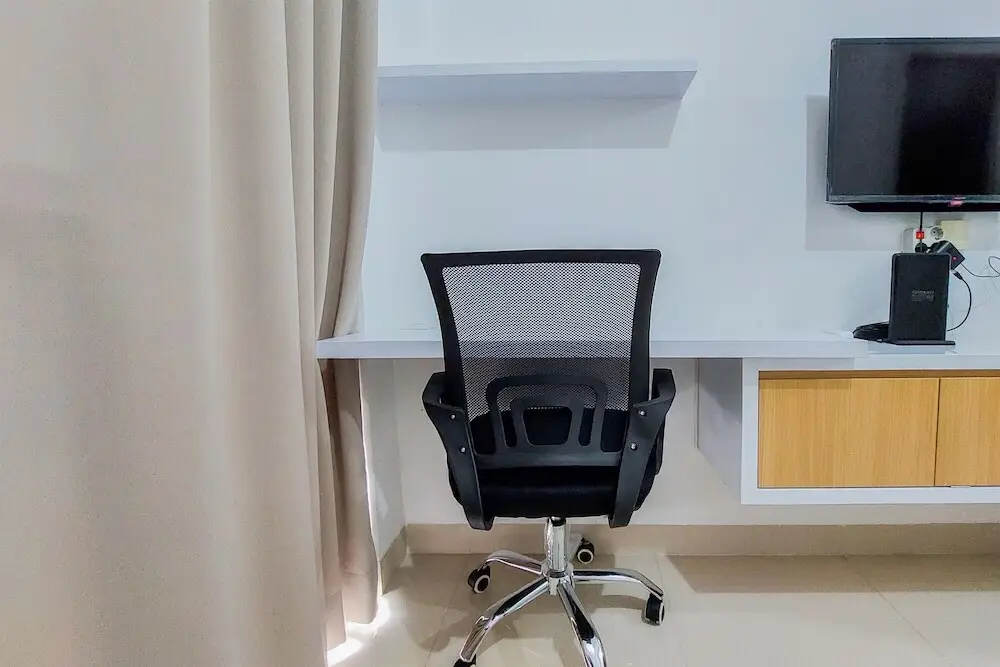 Legok: Cozy And Nice Studio Apartment At Serpong Garden