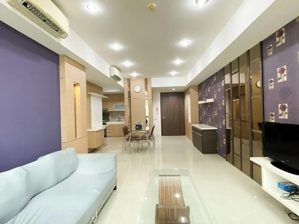 Джакарта: Modern Look And Comfort 2Br Kemang Village Apartment