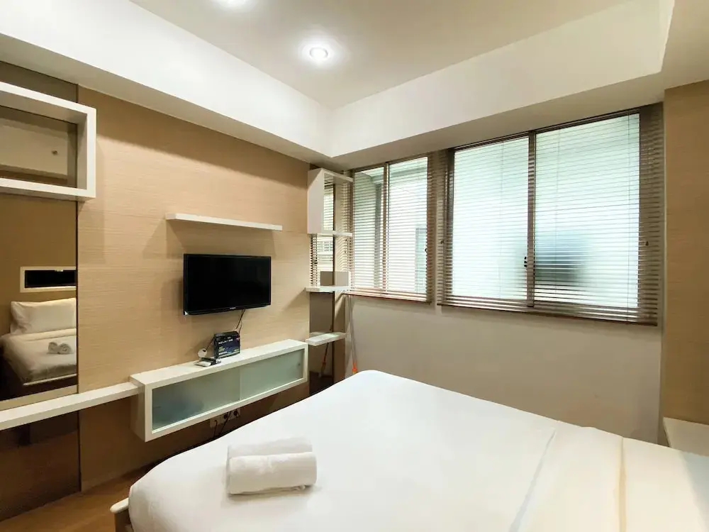 Джакарта: Modern Look And Comfort 2Br Kemang Village Apartment