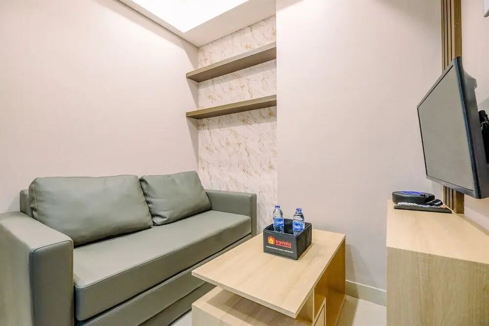 Джакарта: Comfortable 1Br At Gold Coast Apartment