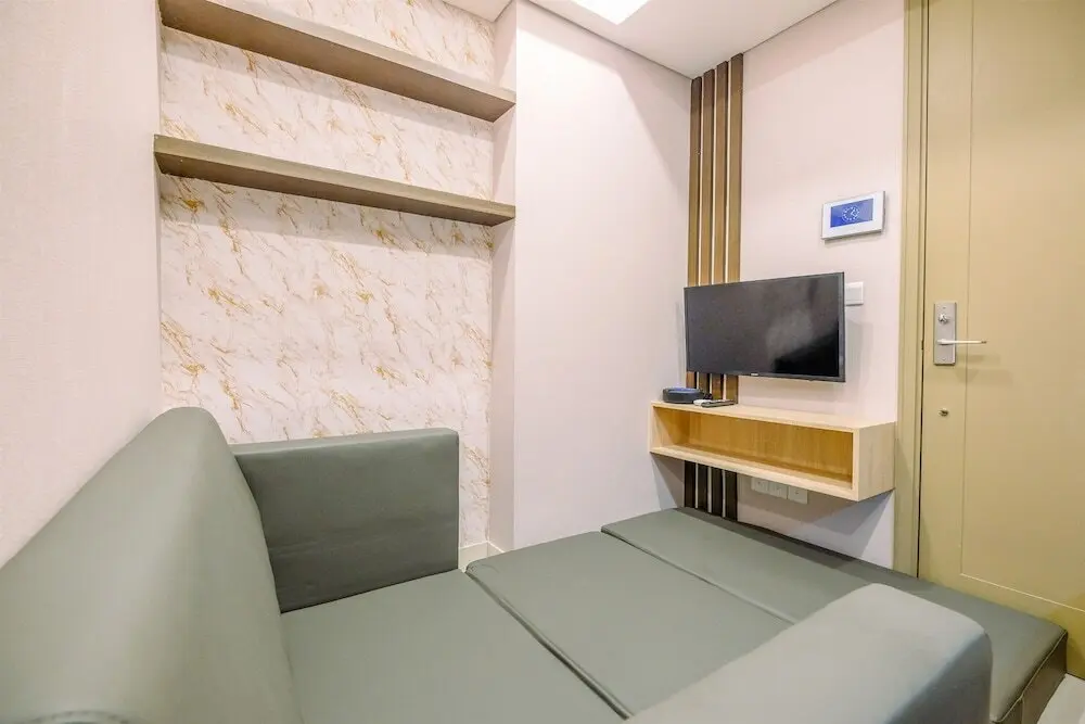 Джакарта: Comfortable 1Br At Gold Coast Apartment