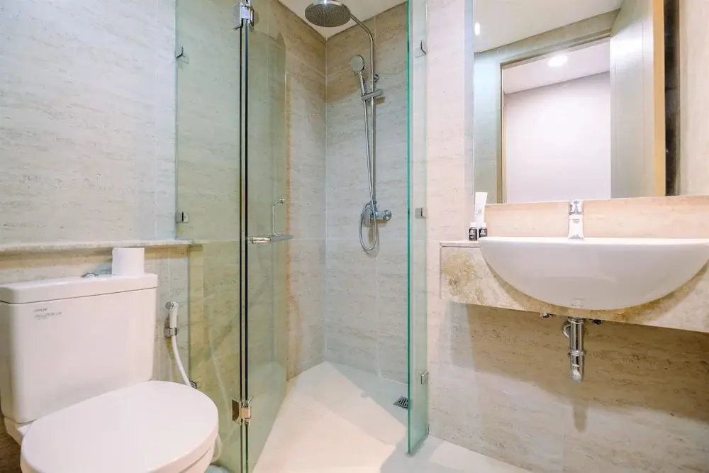Джакарта: Comfortable 1Br At Gold Coast Apartment