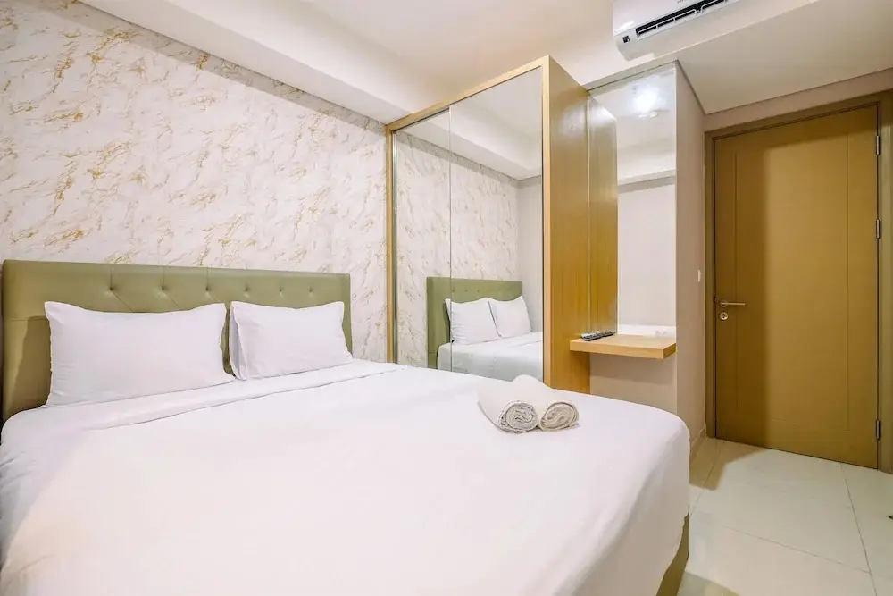 Джакарта: Stylish 1Br At Gold Coast Apartment