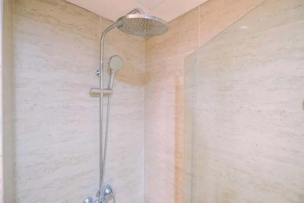 Джакарта: Comfort And Modern 1Br At Gold Coast Apartment